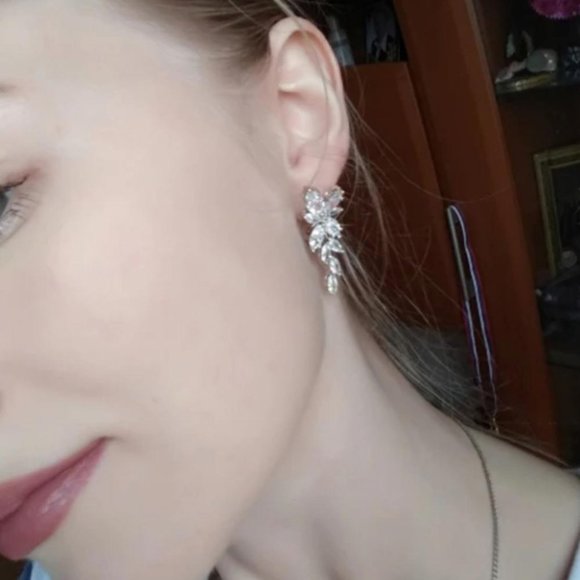 5 Star Rated Copper AAAAA CZ Sparkly Earrings - Picture 4 of 12